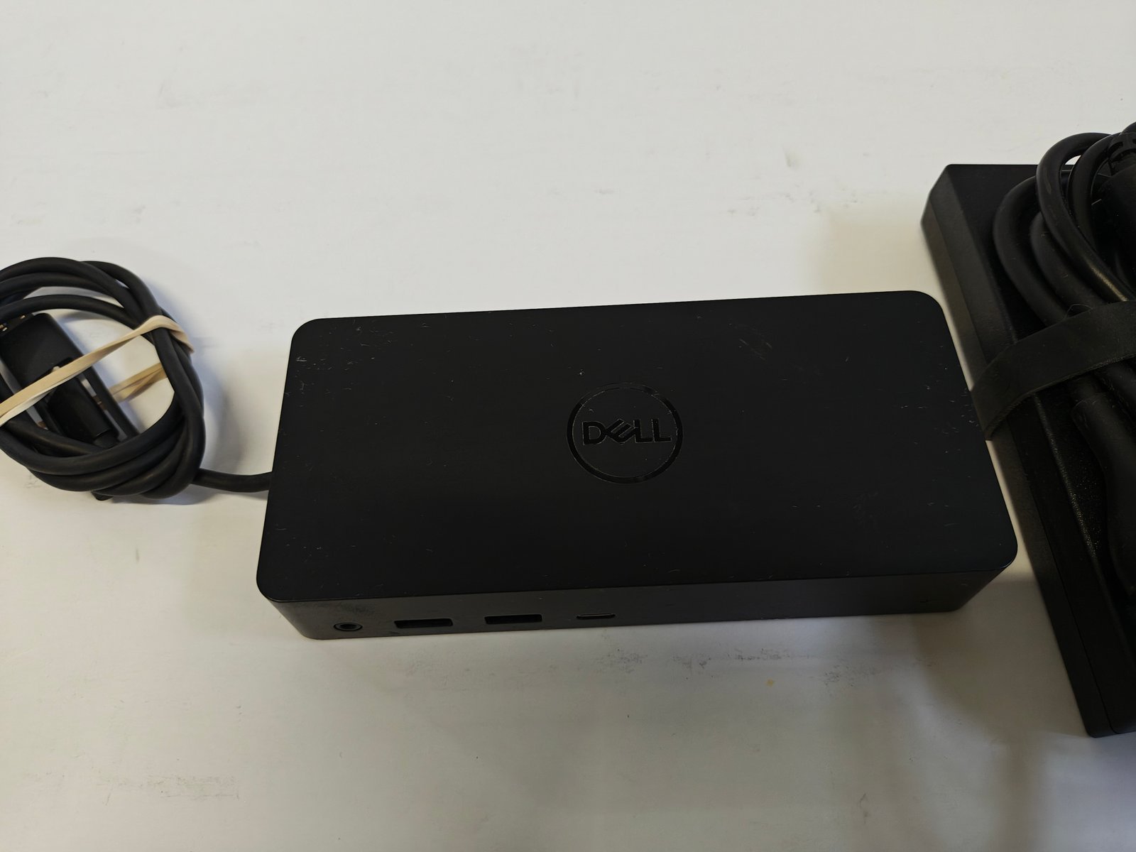 Dell D6000 USB-C Docking Station Triple Display w/ Power Adapter