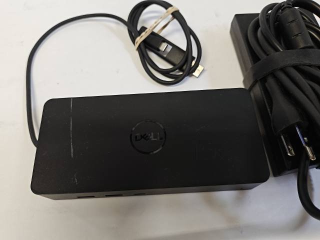 Dell D6000 USB-C Docking Station Triple Display w/ Power Adapter