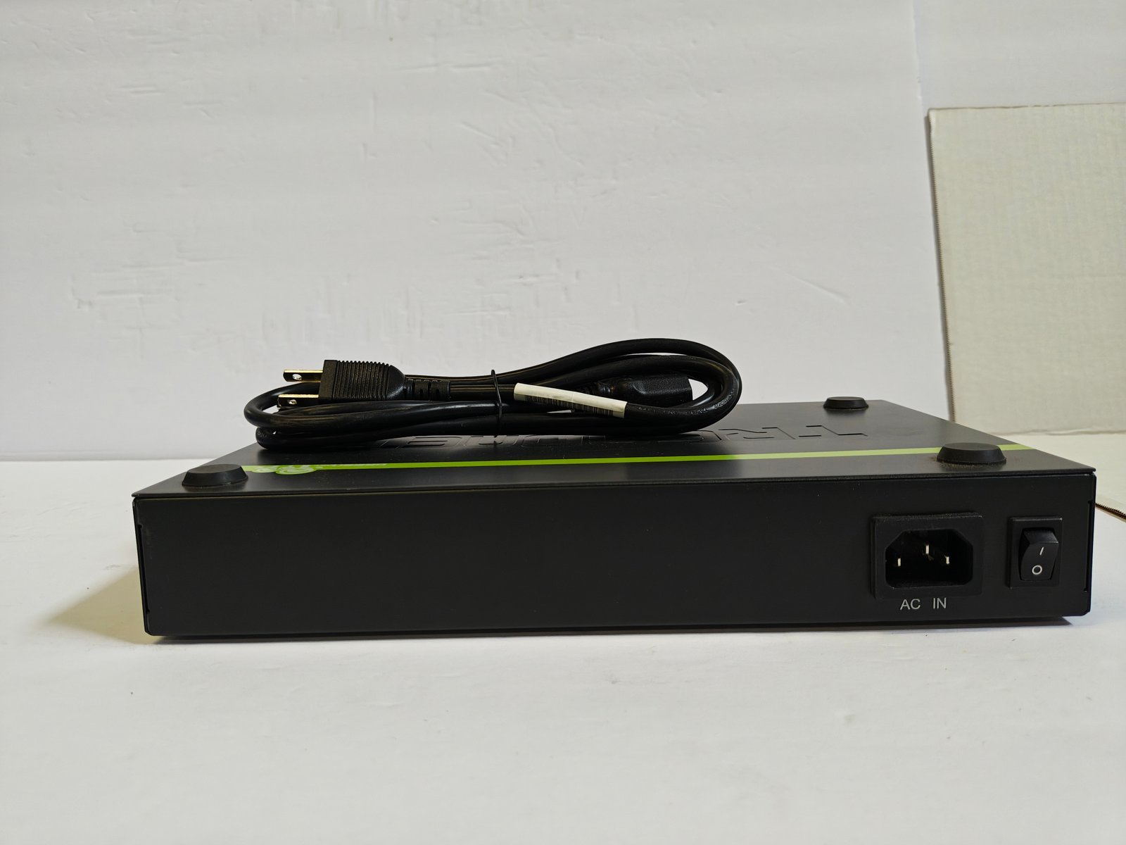 Dell D6000 USB-C Docking Station Triple Display w/ Power Adapter