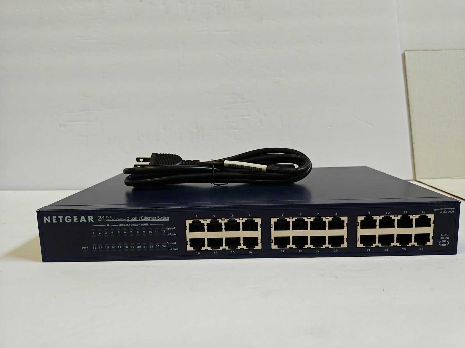 NETGEAR ProSafe 24-port Gigabit Ethernet Switch JGS524NA