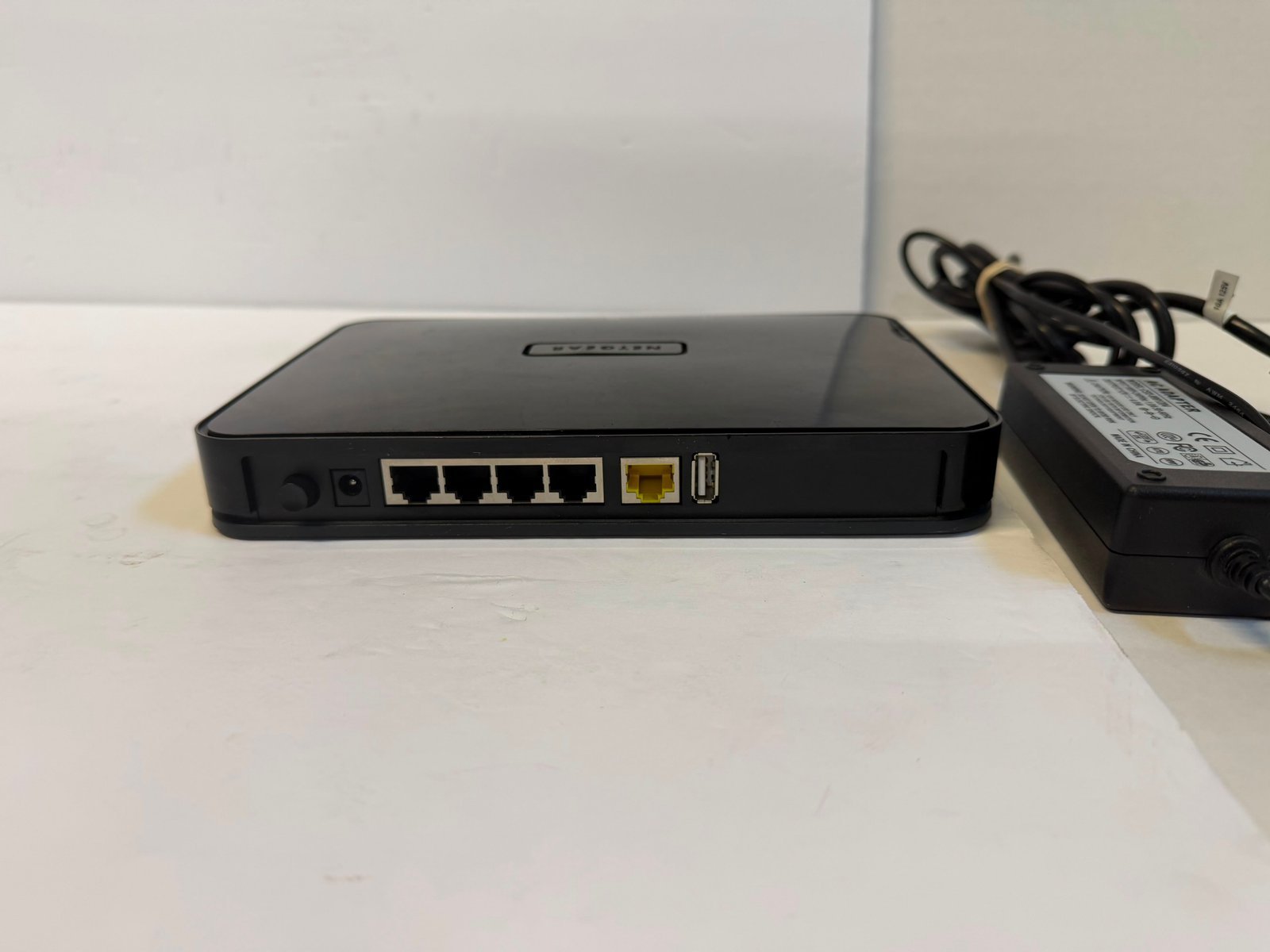 Dell D6000 USB-C Docking Station Triple Display w/ Power Adapter