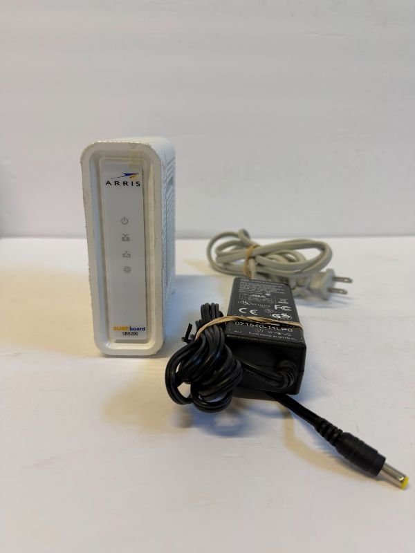 Dell D6000 USB-C Docking Station Triple Display w/ Power Adapter