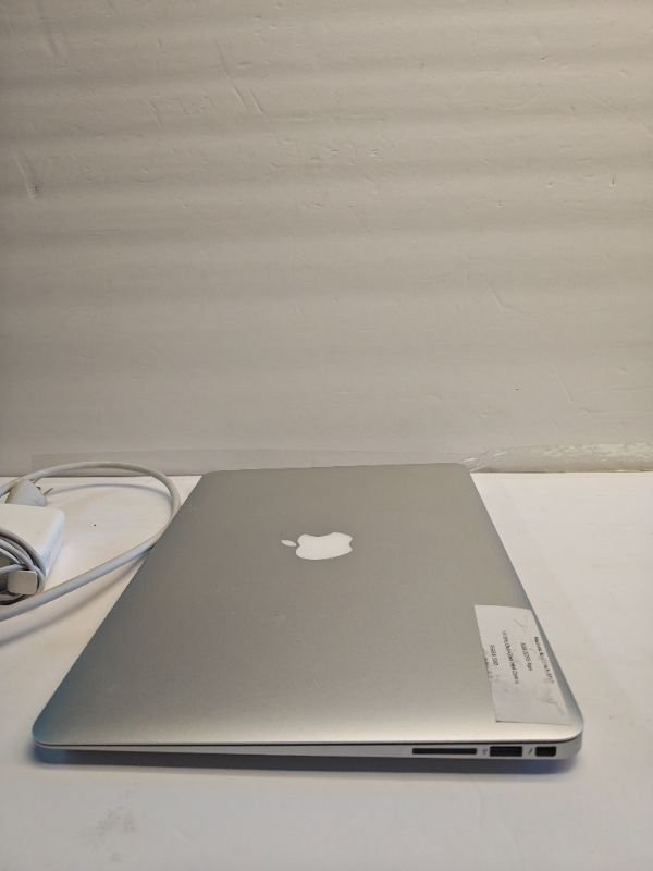 Dell D6000 USB-C Docking Station Triple Display w/ Power Adapter