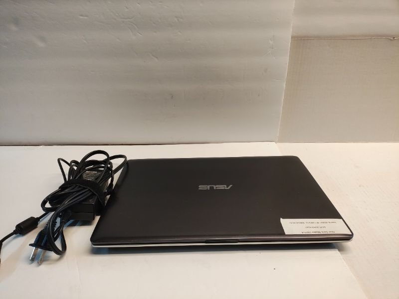 Dell D6000 USB-C Docking Station Triple Display w/ Power Adapter