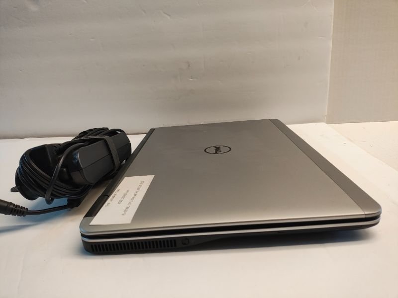 Dell D6000 USB-C Docking Station Triple Display w/ Power Adapter