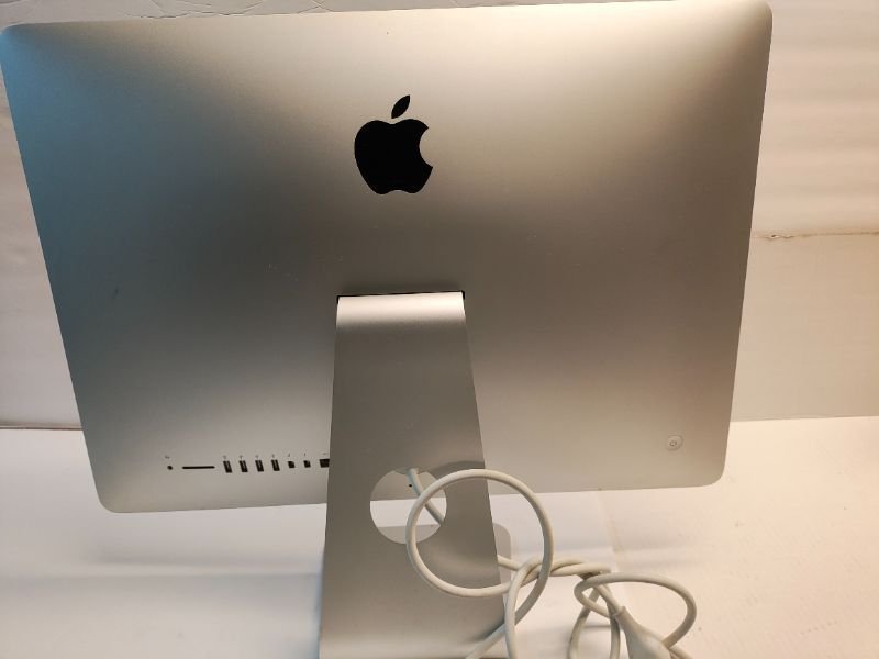 Dell D6000 USB-C Docking Station Triple Display w/ Power Adapter