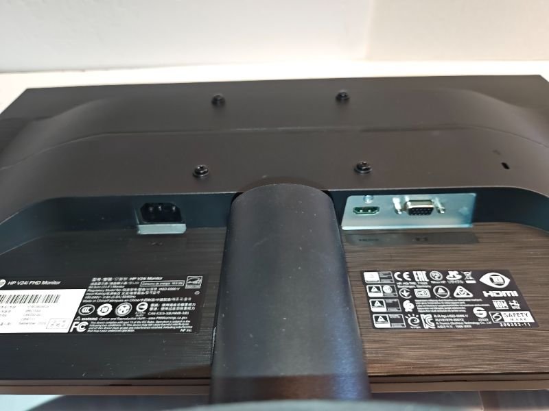 HP V24i